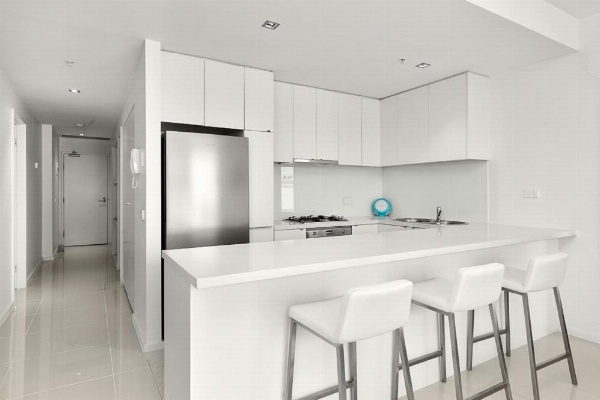 Waterfront Melbourne Apartments image 12