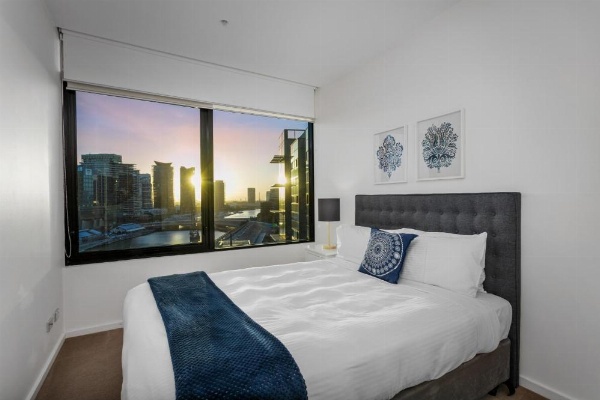 Waterfront Melbourne Apartments image 15
