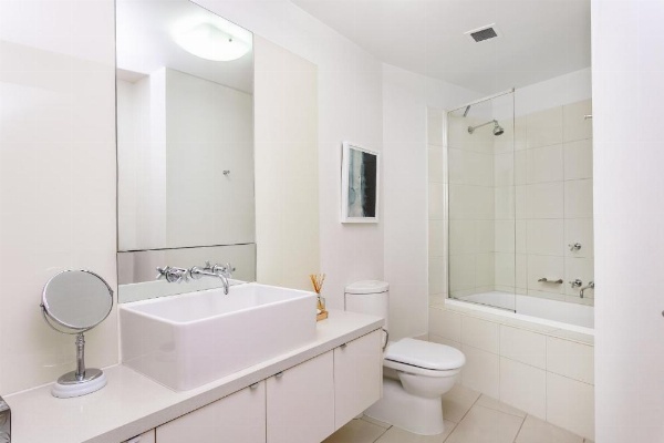 Waterfront Melbourne Apartments image 18