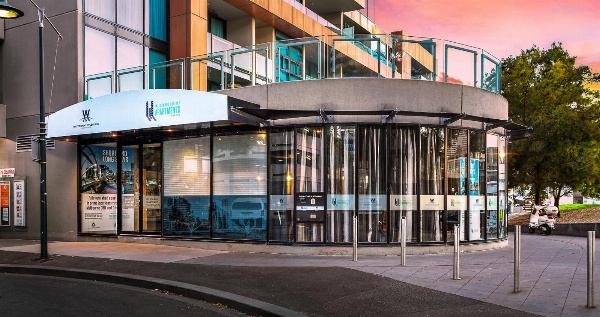 Waterfront Melbourne Apartments image 7