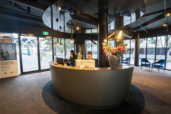 Waterfront Melbourne Apartments image 8